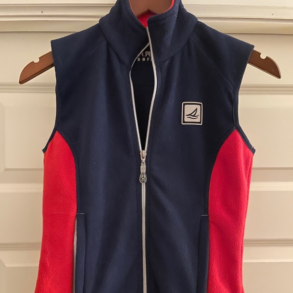 NWOT Sperry Red and navy Blue Fleece Vest - Picture 1 of 6